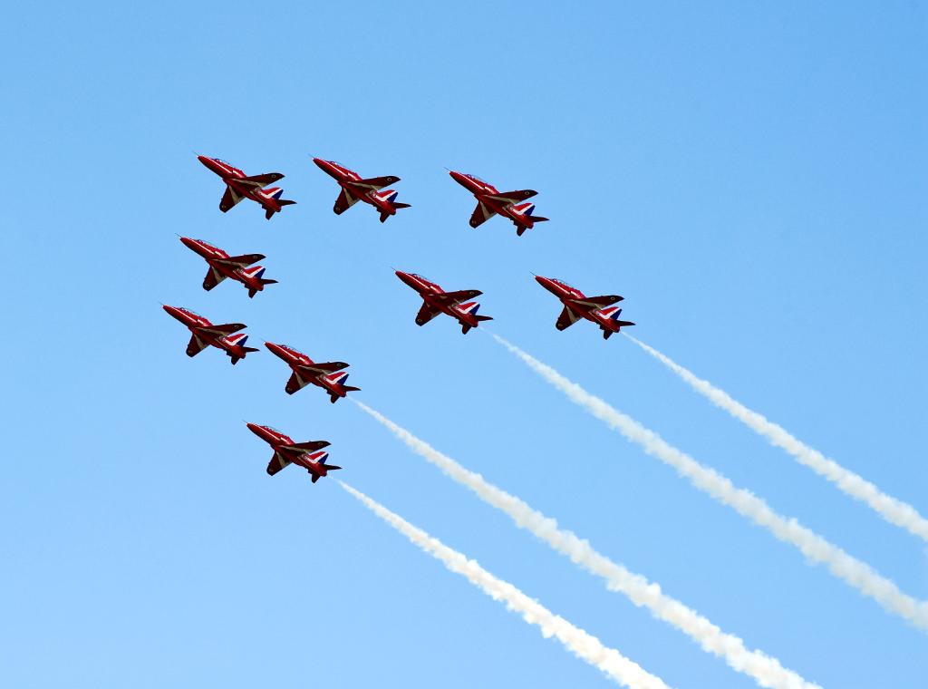 Red_Arrows_Roskilde_Airshow_4.jpg